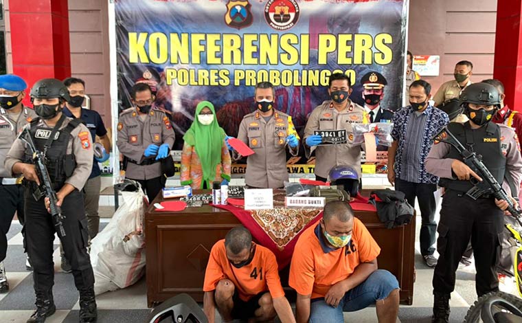 Kapolres Probolinggo, AKBP Ferdy Irawan saat merilis kasus curanmor.