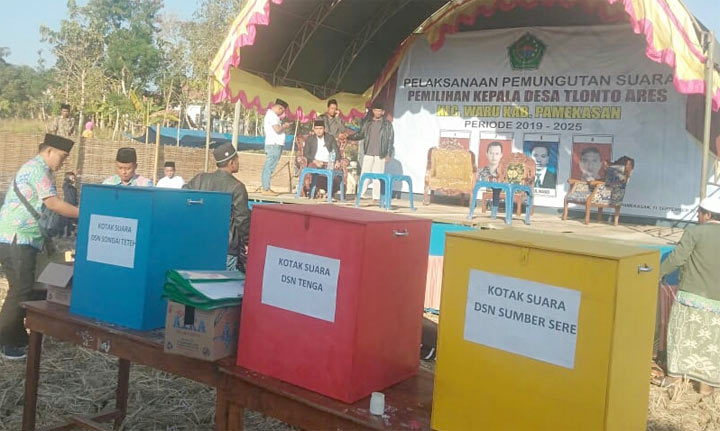 Suasana Pilkades Desa Tlonto Ares.
