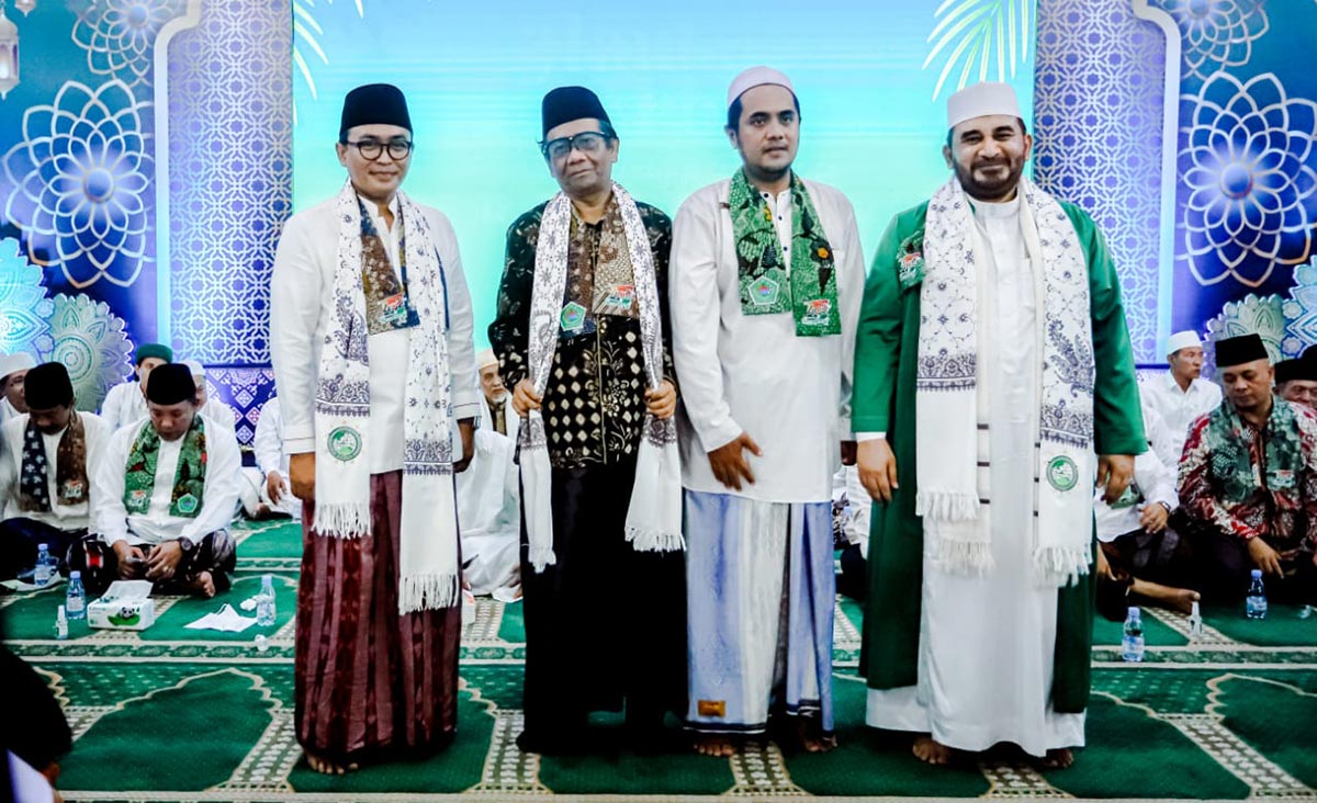 Menkopolhukam Mahfud MD Hadiri Haul Pangeran Ronggosukowati di Pamekasan