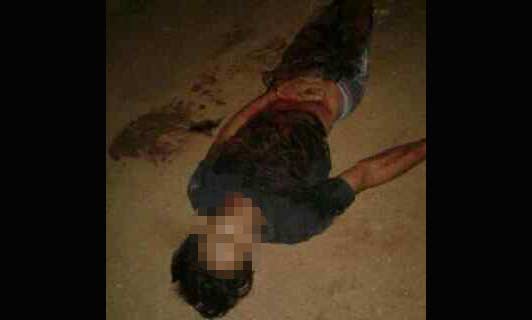 Korban tergeletak bersimbah darah sebelum dievakuasi. foto: ist