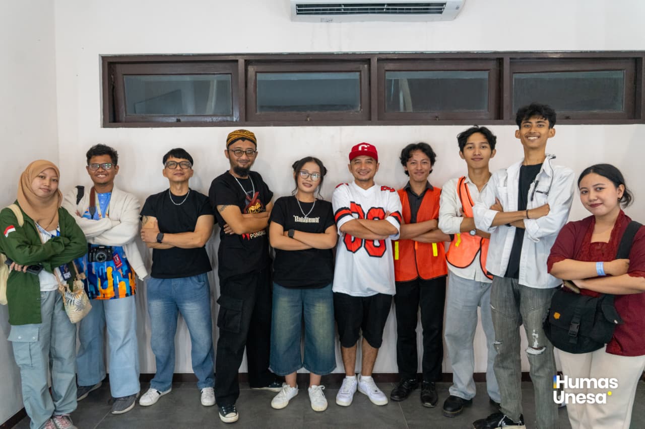 Tim produksi film Pakaryan bersama grup hip-hop asal Ponorogo, Kajawi