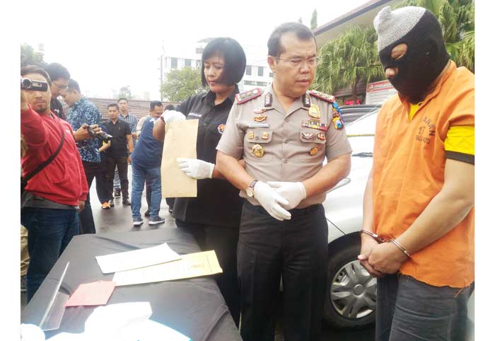 Kapolres Malang Kota AKBP. Dr.Hoirudin Hasibuan saat rilis di Mapolres, Kamis (09/11).