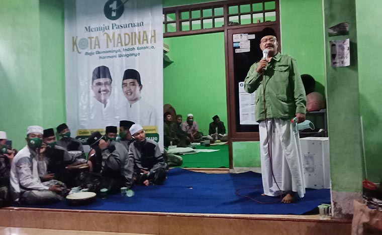 Gus Ipul saat menghadiri pertemuan dengan alumni Ponpes Sidogiri.
