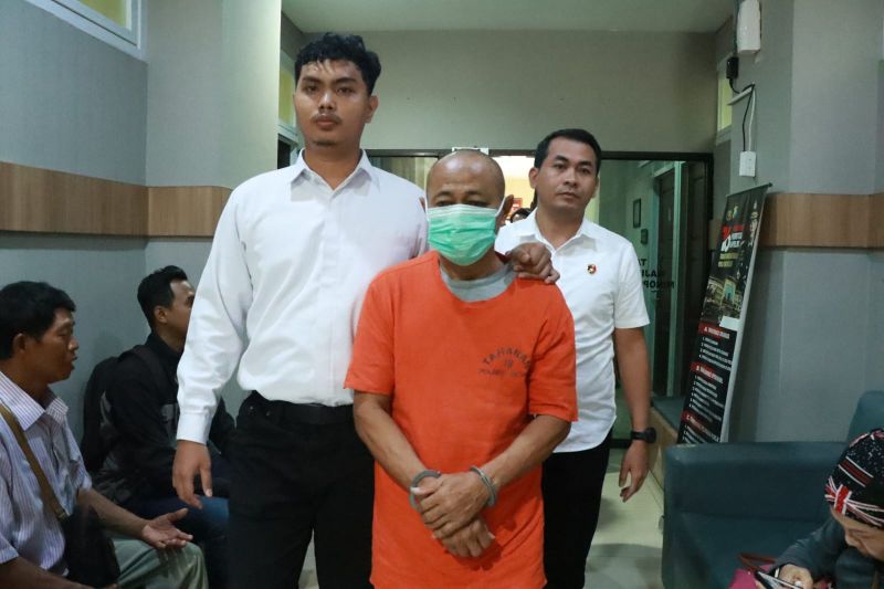  Pelaku saat diamankan di Mapolres Gresik. Foto: ist.