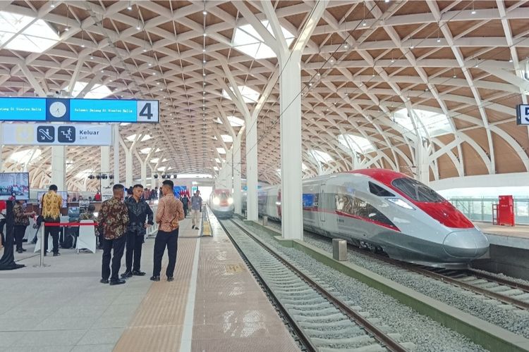 Hari Ini Kereta Cepat Whoosh Diresmikan, Masih Gratis hingga Pertengahan Oktober. Foto: Ist