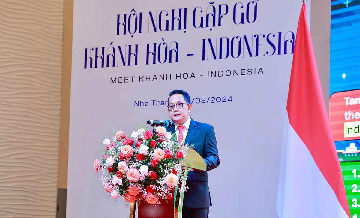 Pj Gubernur Jatim Paparkan Presentasi Khusus di Konferensi Meet Khanh Hoa-Indonesia