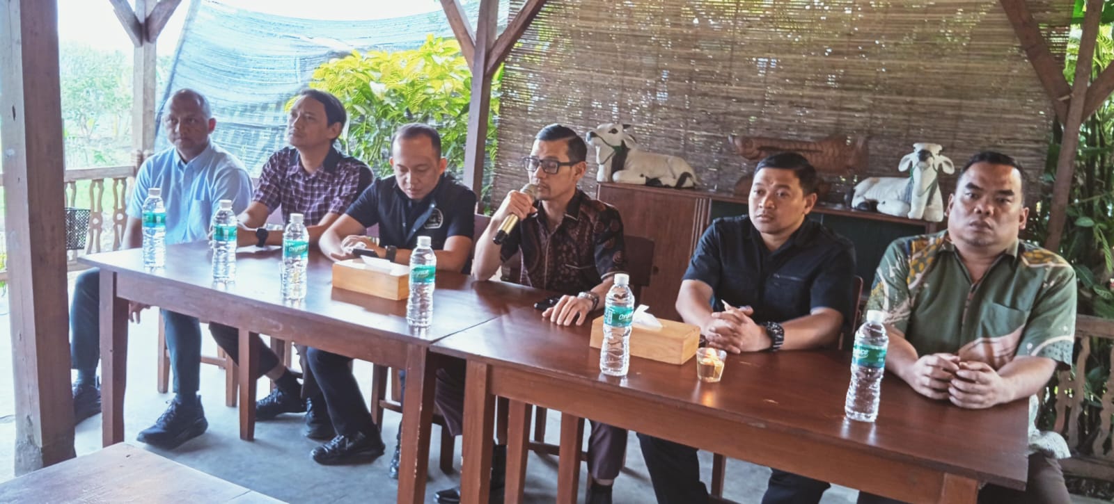Acara forum diskusi Ngopi Saja yang membahas pendampingan hukum bagi UMKM di Kota Batu