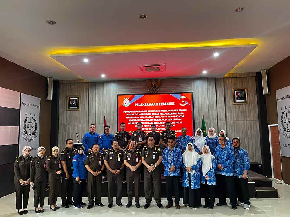Pengembalian barang bukti Kejari Sidoarjo senilai Rp1.849.838.115 ke Perumda Delta Tirta Sidoarjo di Aula Kantor Kejaksaan Negeri Sidoarjo. (Ist)