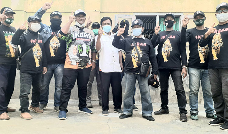 Relawan Harimau, salah satu di antara kelompok relawan yang mendukung Ikbar. (foto: ist)