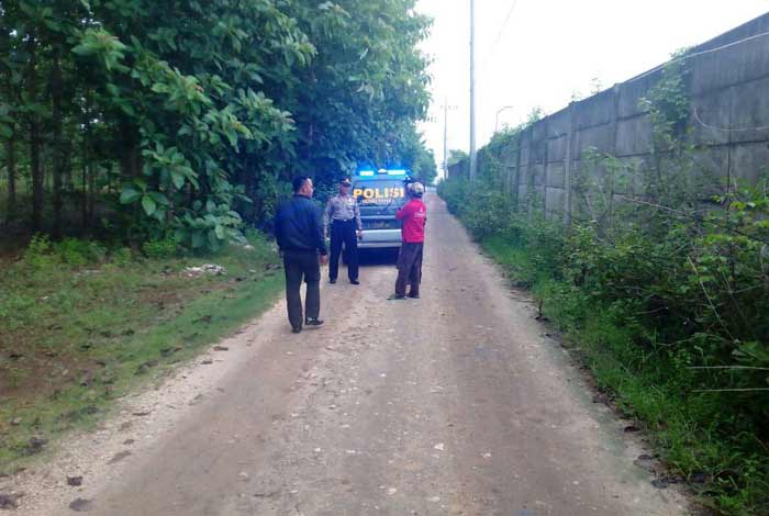 Petugas mendatangi lokasi perampokan.
