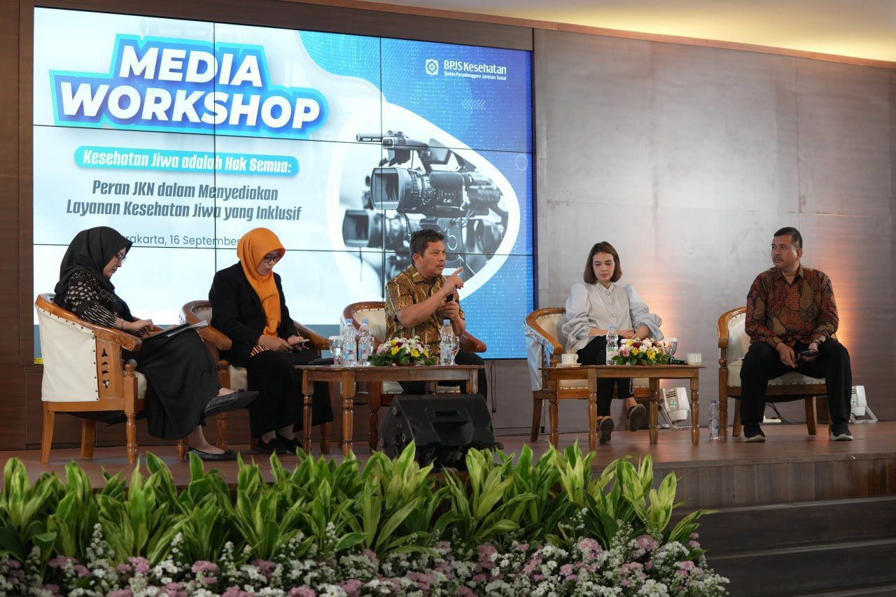 Direktur Utama BPJS Kesehatan, Ghufron Mukti (tengah) saat memberi paparan pada kegiatan Media Workshop bertema “Layanan Kesehatan Jiwa Hak Seluruh Peserta” (Ist).