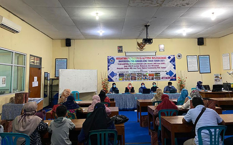 Kegiatan pengabdian kepada masyarakat Universitas PGRI Ronggolawe Tuban tahun 2021. (foto: ist)