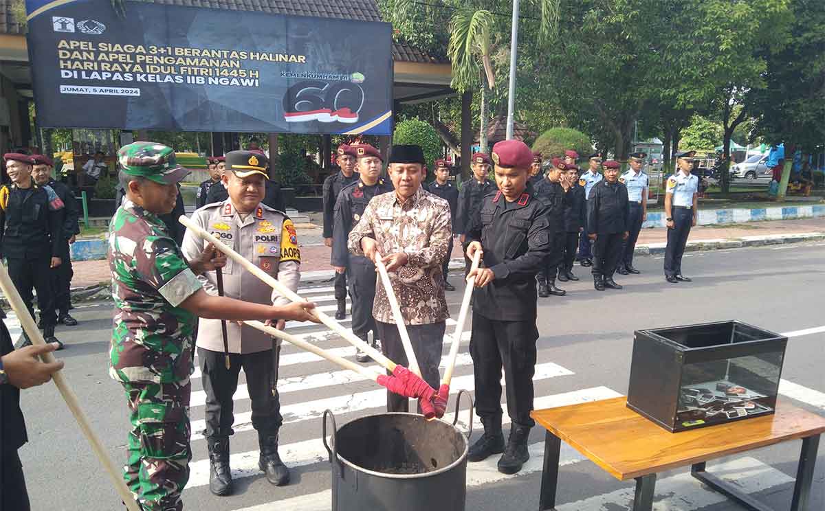 Jelang Lebaran, Lapas Ngawi Gelar Apel Siaga Dan Musnahkan Barang Bukti