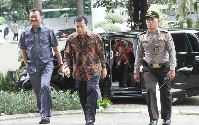 Ketua DPR Setya Novanto saat tiba di Gedung KPK Jakarta, Selasa (10/1).
