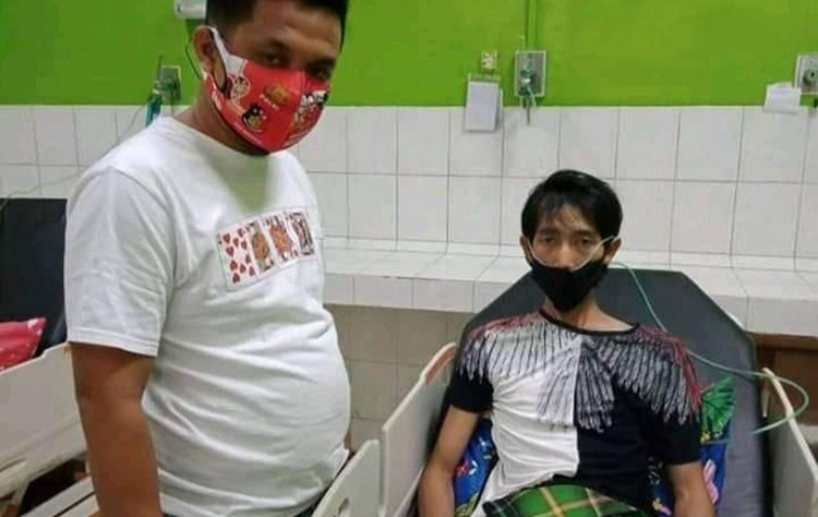 Fathkur Rozi (kanan) saat di RSUD Jombang usai ditemukan. (foto: ist).