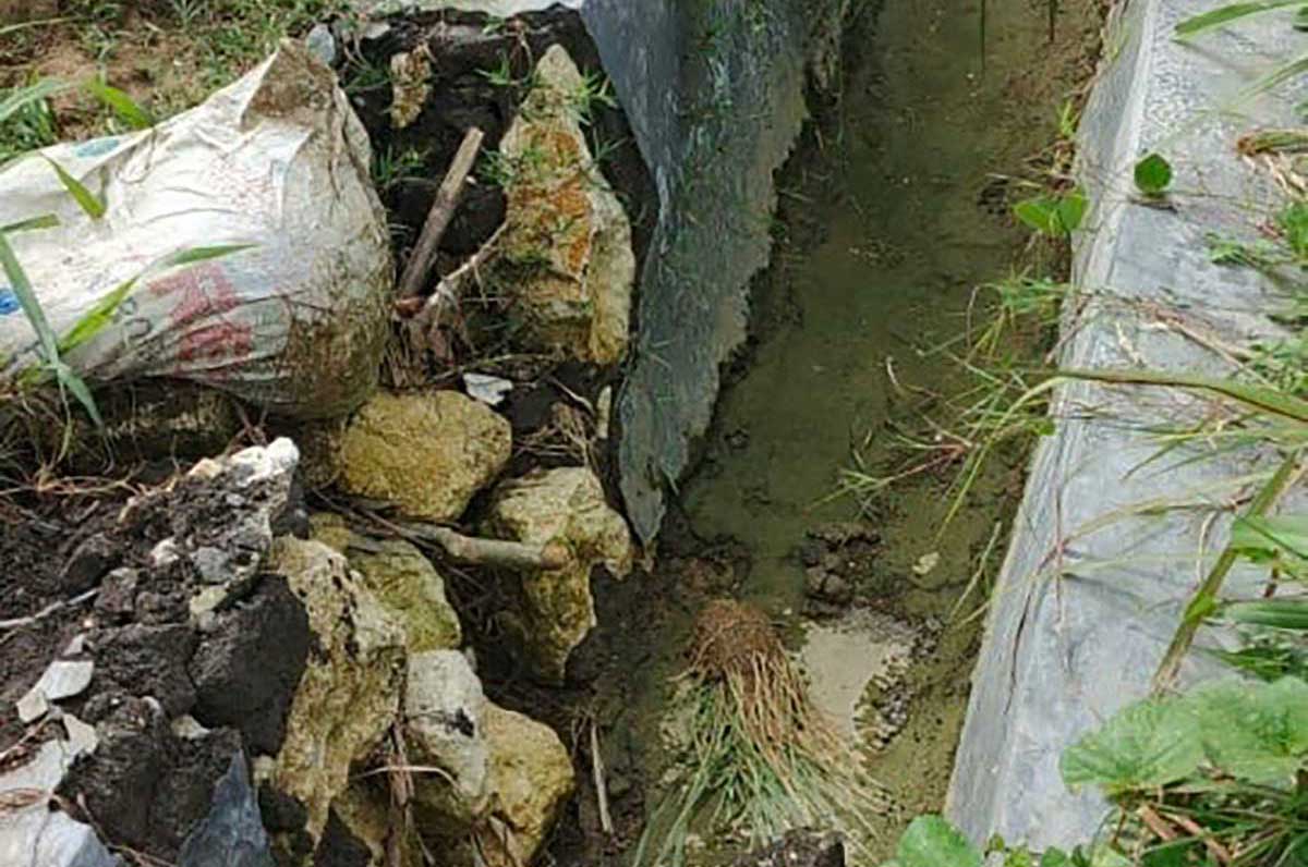 Kerusakan bangunan P3-TGAI yang dikerjakan oleh Hippa P3A Bismillah senilai Rp195 juta di Desa Batuporo Barat, Kedungdung, Sampang.