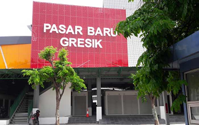 Pasar Baru di Jalan Gubernur Suryo. foto: syuhud/ bangsaonline 