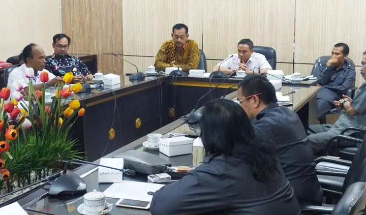 Rapat Dengar Pendapat (RDP) di ruang Komisi C DPRD Jember.