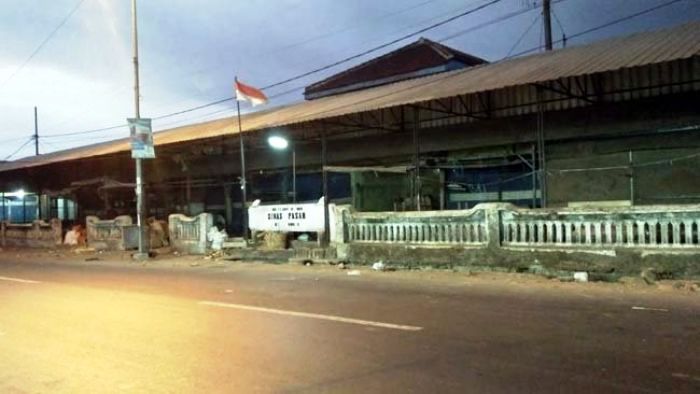 Paar Manggisan, Tanggul Jember. 