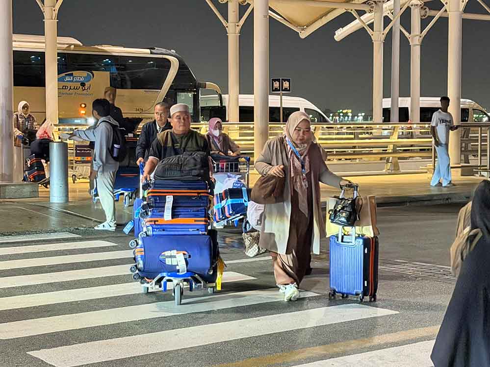 Jemaah umrah Indonesia yang masih tertahan di Bandara King Abdulaziz Internasional Airport. Foto: Dok Kemenhaj.
