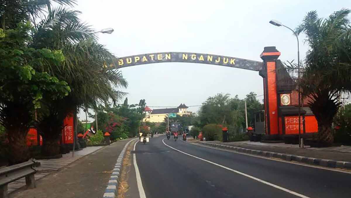 Tugu selamat datang di Nganjuk.