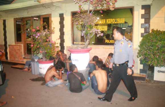 Bonek saat diamankan di Mapolres Lamongan