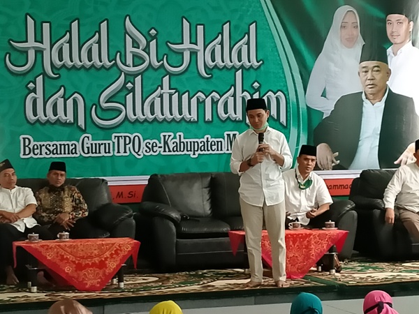 Curhat kepada Gus Bara, Para Guru TPQ Minta Honor Rp 300 Ribu per Bulan