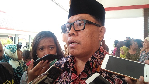 Wawali Kota Blitar saat memberi keterangan pada wartawan.