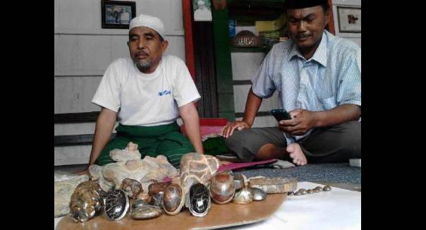 Batu Akik asal Pandiyangan Sampang. foto: Bahri/BangsaOnline.com