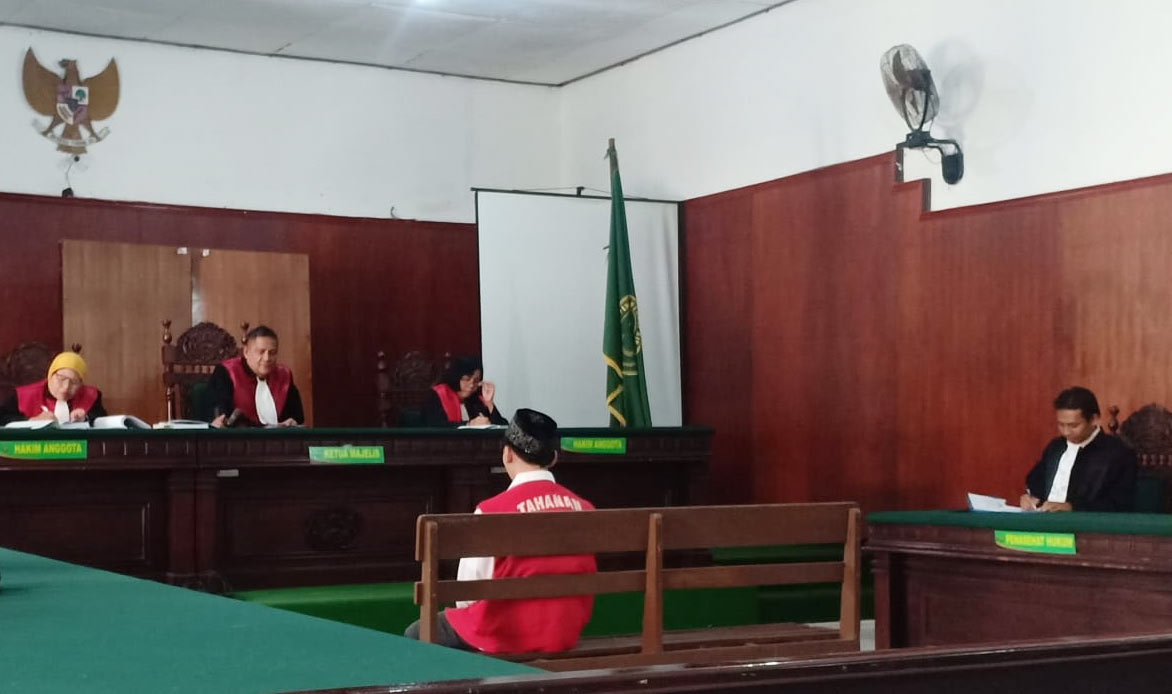 Prayitno, terdakwa kecelakaan saat menjalani sidang.