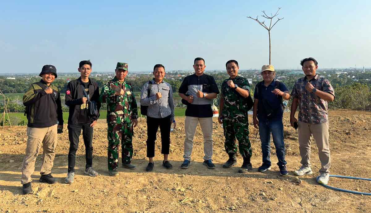Dandim Tuban saat meninjau lokasi lahan yang bakal dijadikan Eco Wisata Kampung Terpadu.