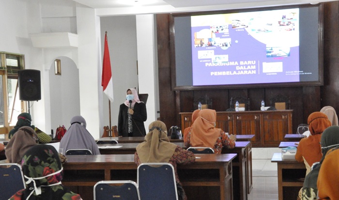 GOW Kabupaten Tuban menggelar seminar.