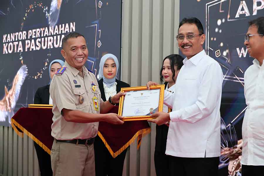 Kantah Kota Pasuruan menerima langsung penghargaan WTAB 2026 di Aula Prona Kementerian ATR/BPN, Jakarta, Kamis (5/3/2026). (Ist)