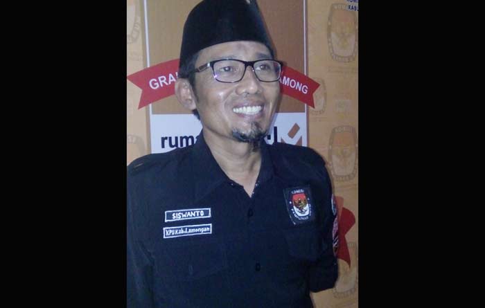 Divisi Hukum KPU Kabupaten Lamongan Siswanto.