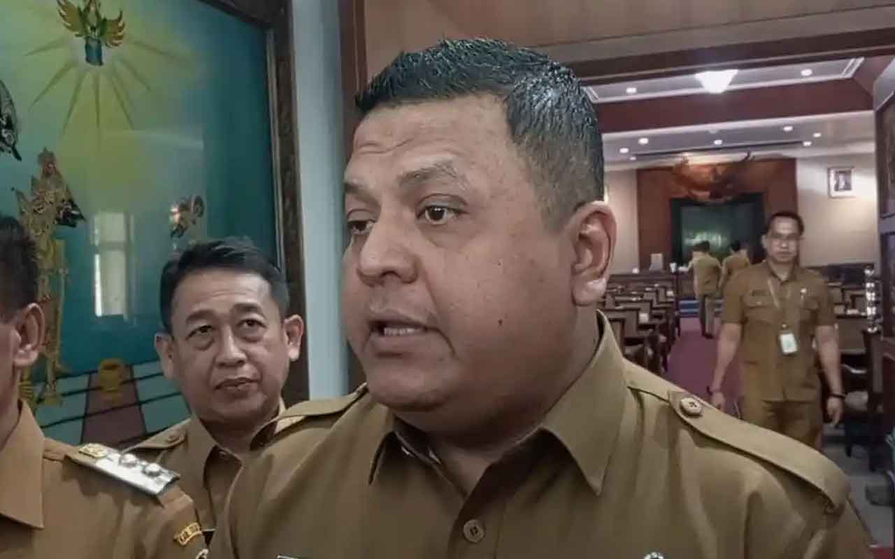 Direktur Fasilitasi Kelembagaan dan Kepegawaian Perangkat Daerah Ditjen Otda, Kementerian Dalam Negeri RI, Efrimeiriza setelah melaksanakan rapat Pemkab Tulungagung pascaoperasi tangkap tangan KPK ke Bupati Gatut Sunu Wibowo, Selasa (14/4/2026). Foto: Ist.