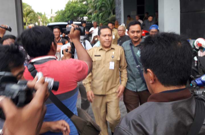 Muktar, Tersangka OTT di BPPKAD Gresik Kembali Jalani Pemeriksaan
