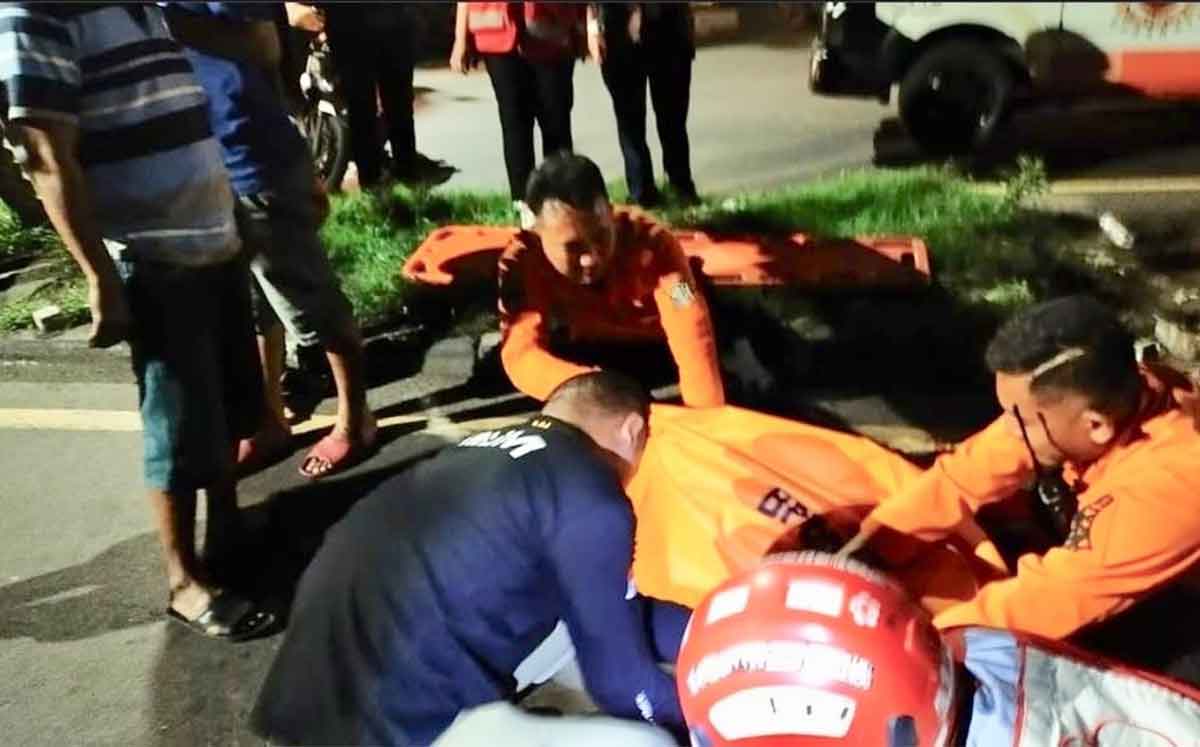 Korban kecelakaan tunggal di Surabaya.