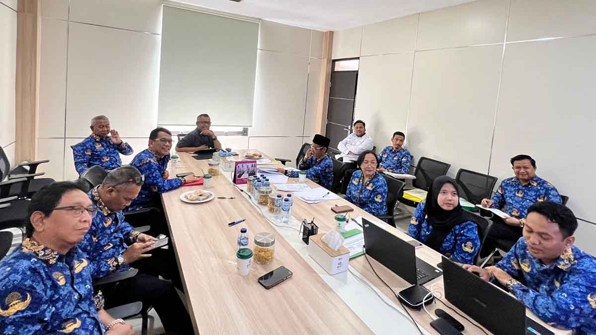Kantah Kabupaten Pasuruan saat rapat gelar kasus.