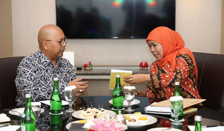 Gubernur Jawa Timur Khofifah Indar Parawansa menerima Duta Besar RI untuk Meksiko Cosmas Cheppy Triprakoso Wartono, SE di Jakarta pada Jumat (17/1) sore. foto: istimewa/ bangsaonline.com