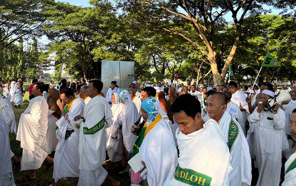 Kegiatan manasik massal para calon jemaah haji asal Kabupaten Tuban sebelum berangkat ke tanah suci.