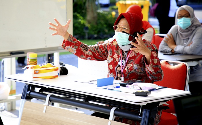 Wali Kota Risma menjadi salah satu kepala daerah yang memaparkan berbagai inovasinya dalam menangani pandemi Covid-19, Jumat (19/6).  foto: ist.