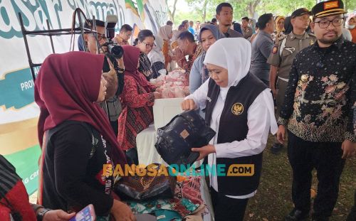 Gubernur Khofifah Tinjau Pasar Murah di Nganjuk, Sembako Dijual di Bawah Harga Pasar