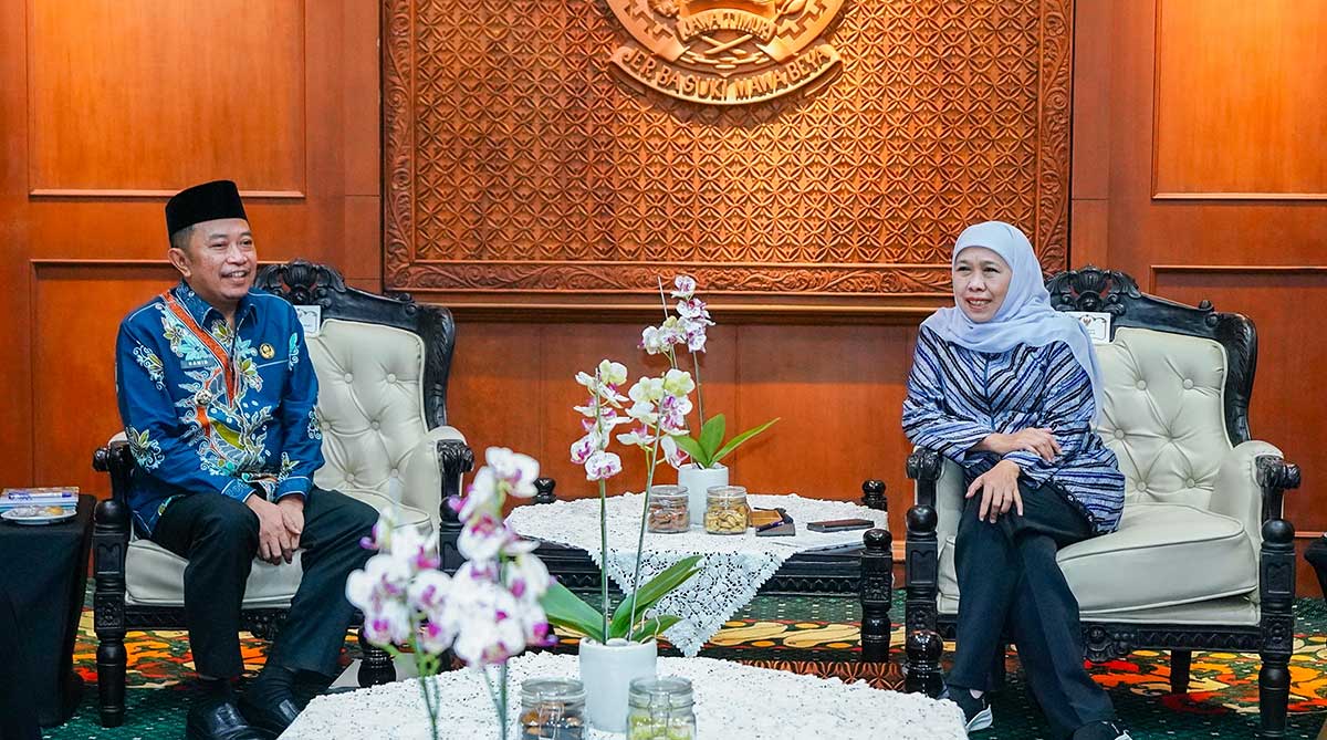 Gubernur Khofifah saat audiensi dengan Bupati Bondowoso.