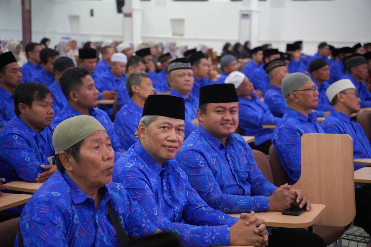 Wakil Ketua Ponpes Wali Barokah yang juga Ketua LDII Kota Kediri, H. Agung Riyanto (nomor 2 dari kiri). 