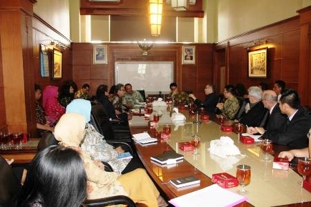 Jatim Tawarkan Investasi Farmasi kepada Belgia