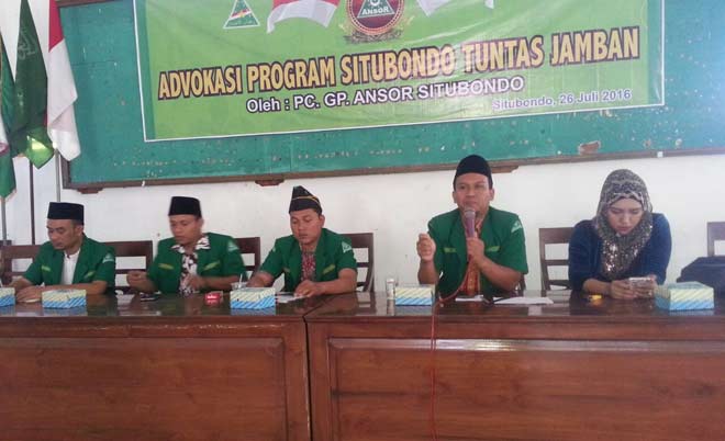 PC Ansor Situbondo saat sosialisasikan Situbondo tuntas jamban. foto: MURSIDI/ BANGSAONLINE
