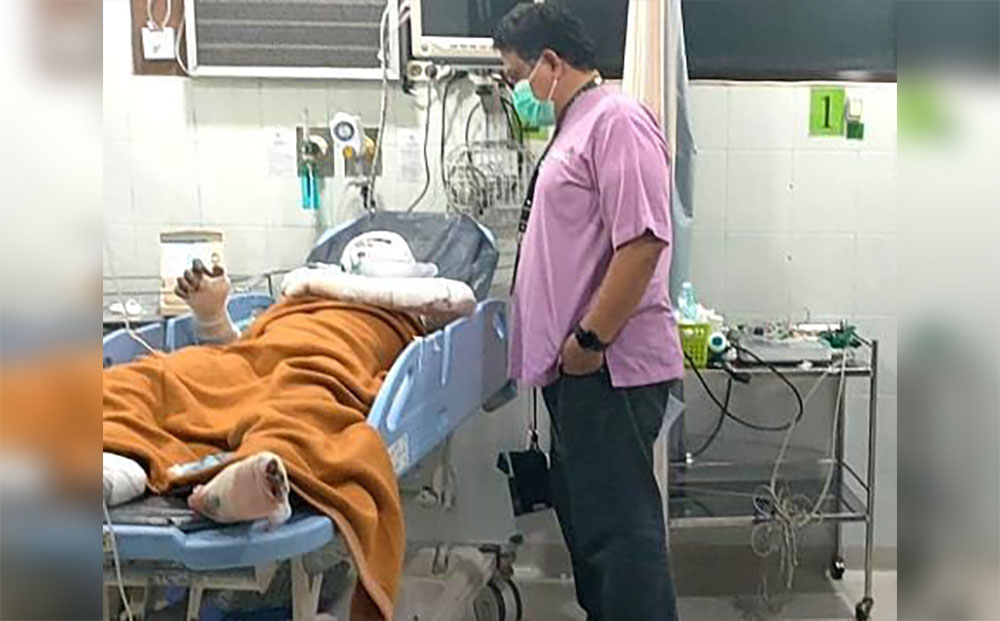 Korban saat menjalani perawatan di RS Semen Gresik. foto: ist.