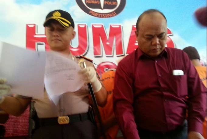 Kapolres Sumenep, AKBP H Joseph Ananta Pinora (kiri). foto: RAHMATULLAH/ BANGSAONLINE