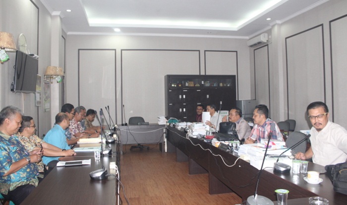 Rapat Pansus I DPRD Pasuruan soal Pilkades.