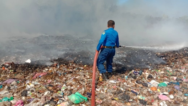 TPA Angsanah Pamekasan Kebakaran, Diduga Aktivitas Warga yang Bakar-bakar Sampah